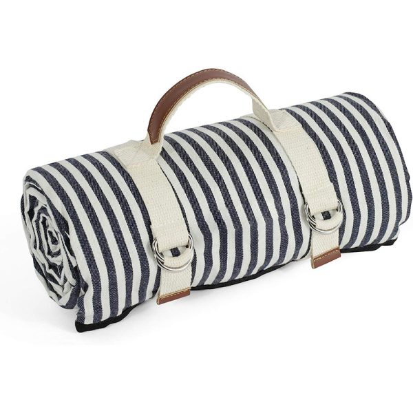 Simple design strap portable moisture-proof picnic mat