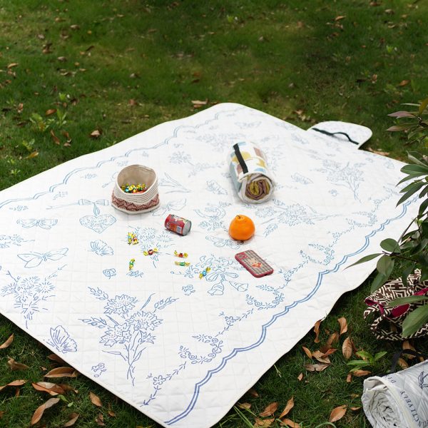 Simple rectangular line park picnic mat