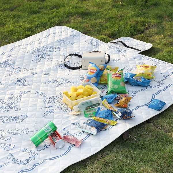 Simple rectangular line park picnic mat
