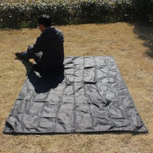 Black moisture-proof and wear-resistant Oxford cloth picnic mat